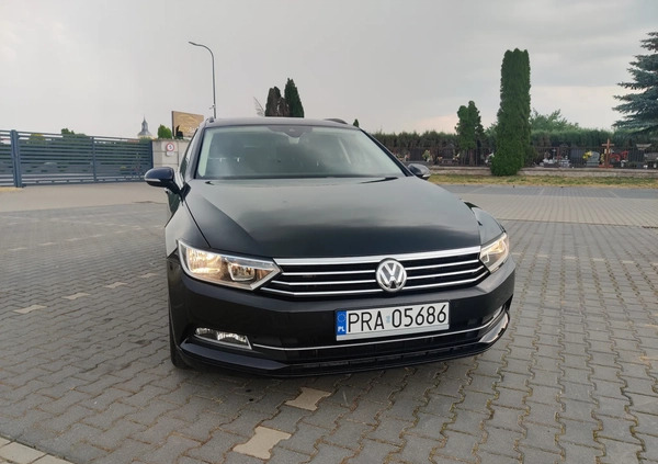 Volkswagen Passat cena 64900 przebieg: 77000, rok produkcji 2018 z Rawicz małe 631